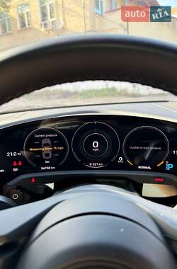 Седан Porsche Taycan 2022 в 
