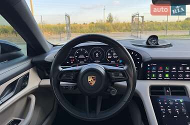 Седан Porsche Taycan 2020 в 
