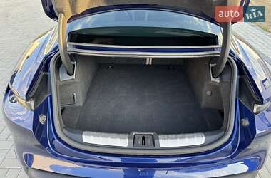 Седан Porsche Taycan 2020 в 