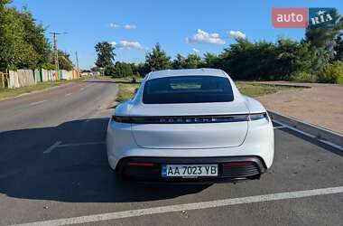 Седан Porsche Taycan 2020 в 