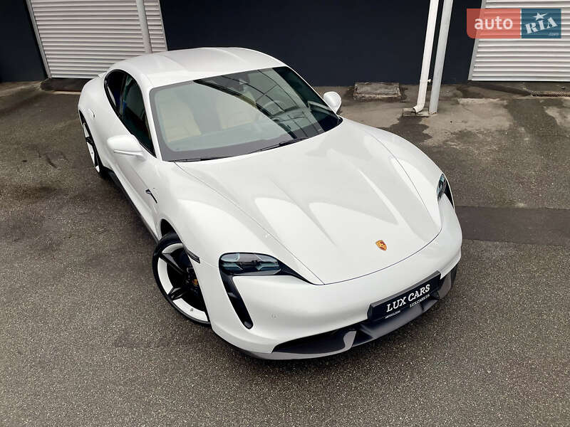 Седан Porsche Taycan 2020 в Киеве