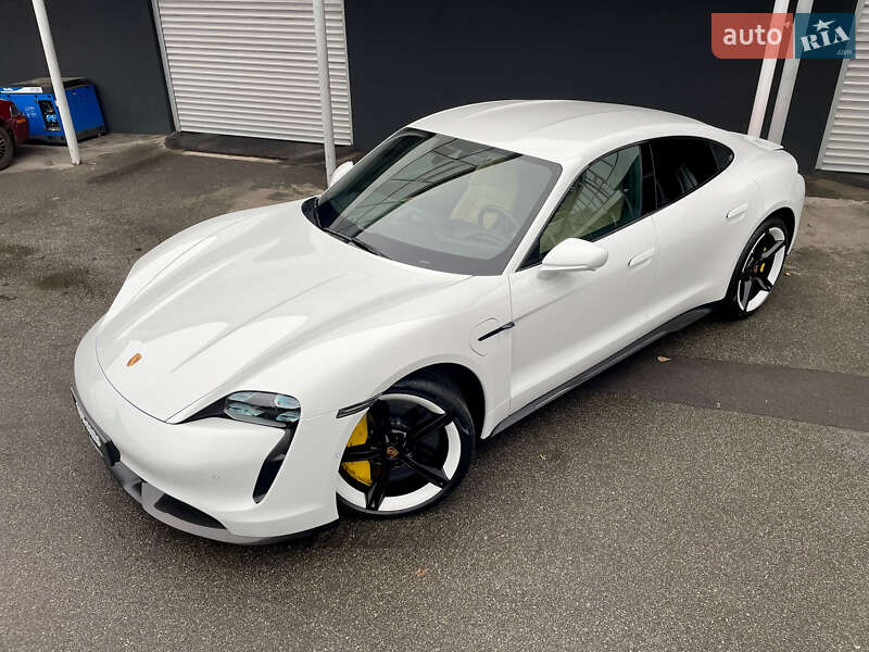 Седан Porsche Taycan 2020 в Киеве