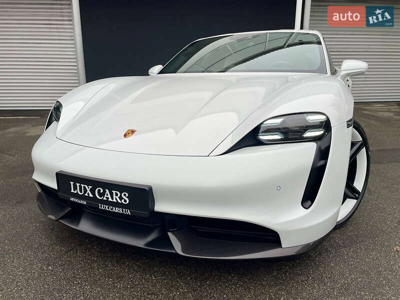 Седан Porsche Taycan 2020 в Киеве