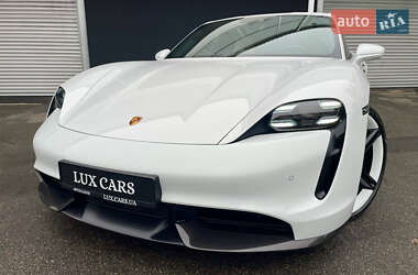 Седан Porsche Taycan 2020 в 