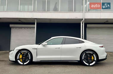 Седан Porsche Taycan 2020 в 