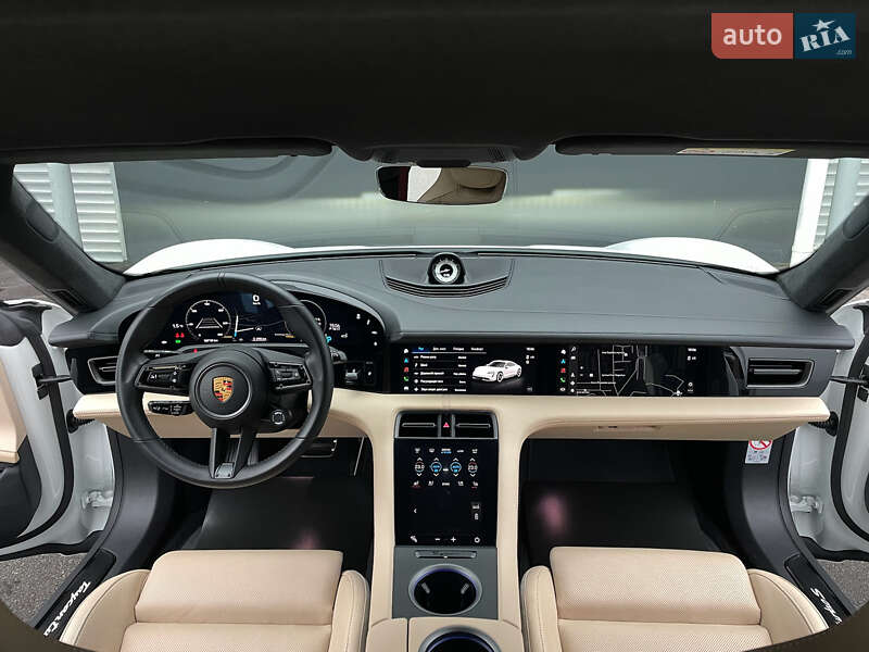 Седан Porsche Taycan 2020 в Киеве