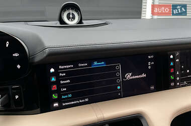 Седан Porsche Taycan 2020 в 