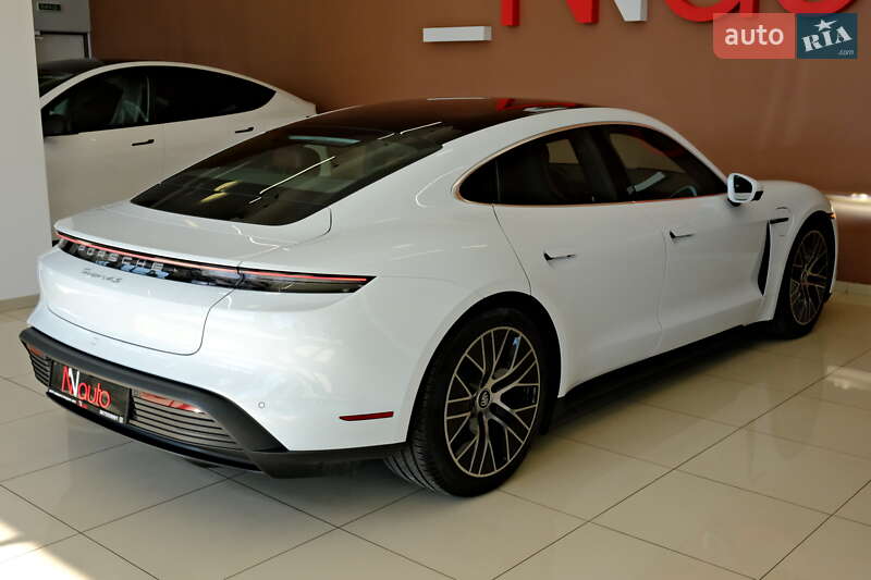 Седан Porsche Taycan 2022 в Одессе