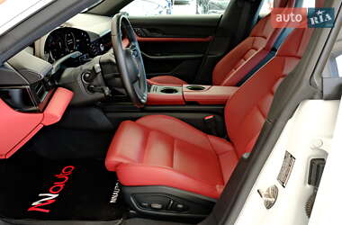 Седан Porsche Taycan 2022 в 