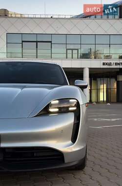 Седан Porsche Taycan 2021 в Киеве