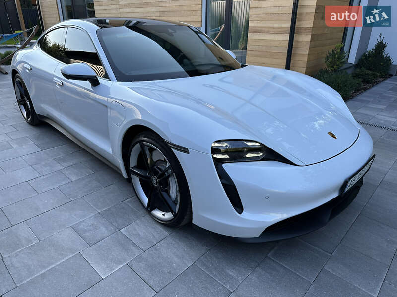 Седан Porsche Taycan 2020 в Виннице