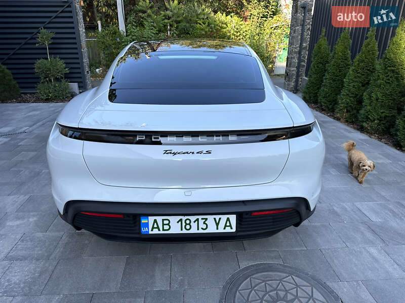 Седан Porsche Taycan 2020 в Виннице