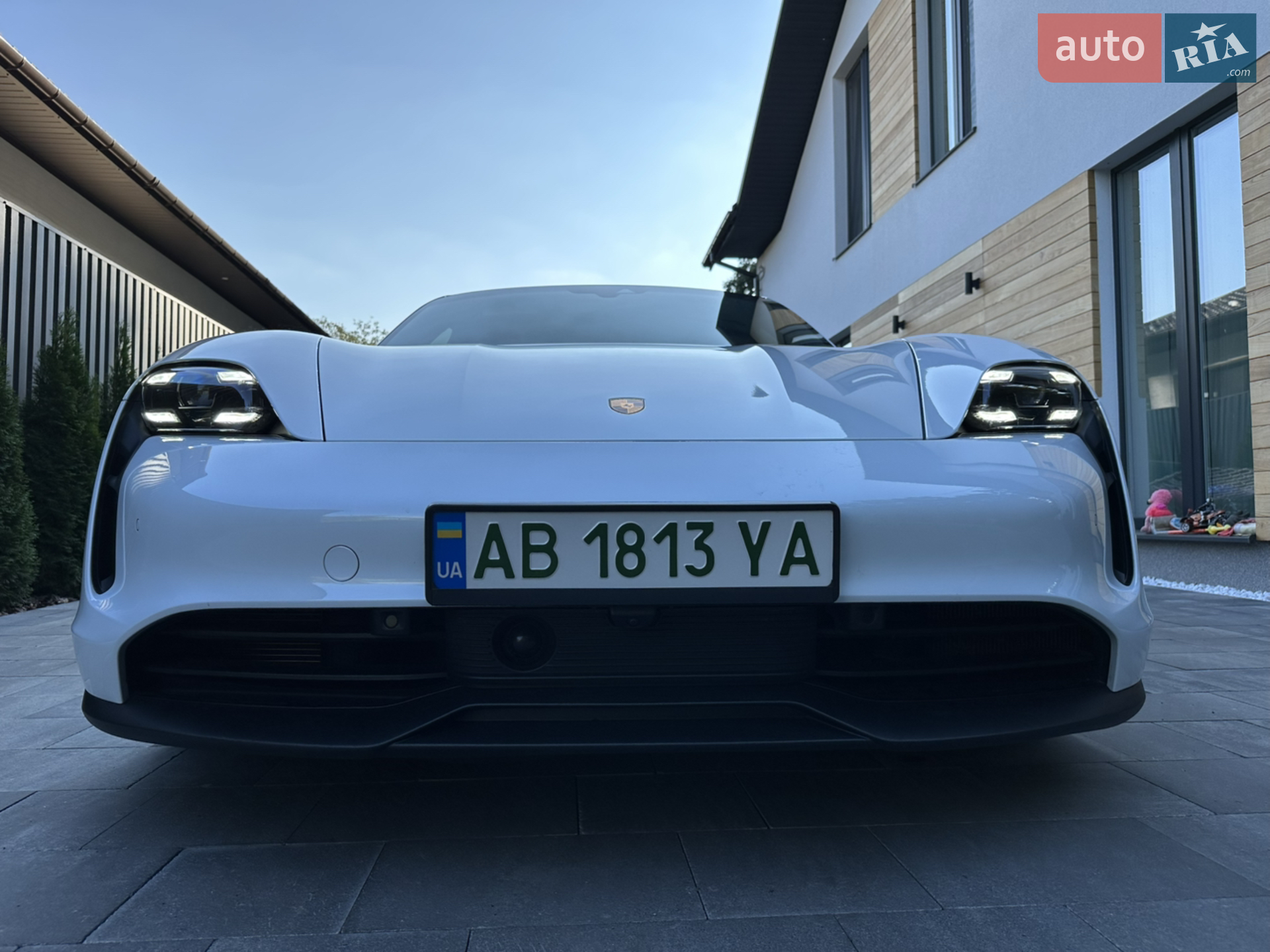 2020 Porsche Taycan - мініатюра 12
