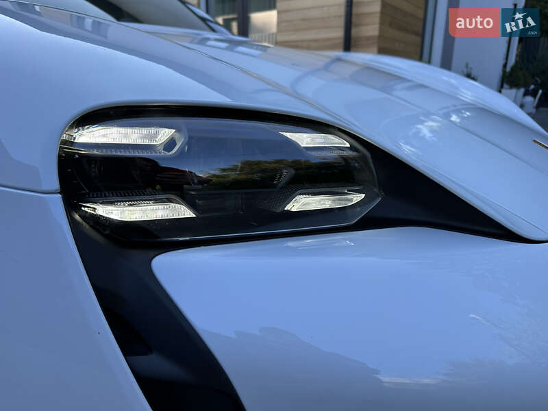 Седан Porsche Taycan 2020 в Виннице