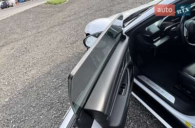 Седан Porsche Taycan 2020 в 