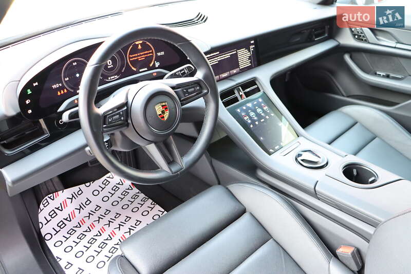 Седан Porsche Taycan 2021 в Львове