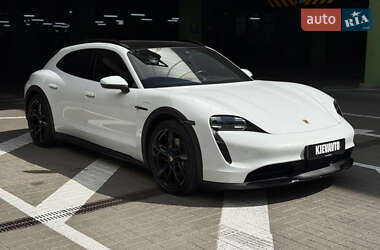 Седан Porsche Taycan 2021 в 