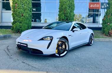 Седан Porsche Taycan 2020 в Киеве