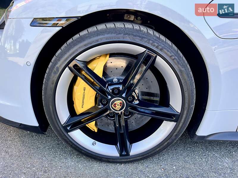 Седан Porsche Taycan 2020 в Киеве фото 16 Седан Porsche Taycan 2020 в Киеве