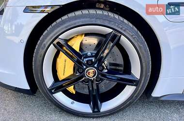Седан Porsche Taycan 2020 в 
