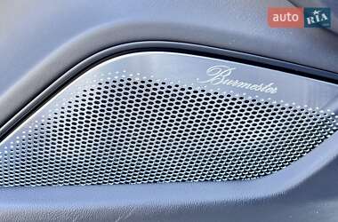 Седан Porsche Taycan 2020 в 