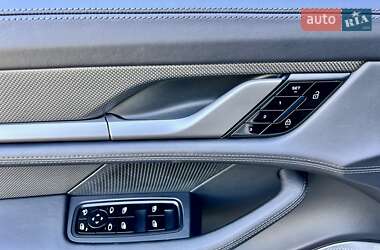 Седан Porsche Taycan 2020 в 