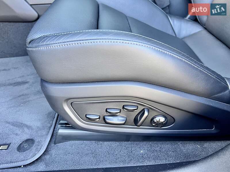 Седан Porsche Taycan 2020 в Киеве фото 25 Седан Porsche Taycan 2020 в Киеве