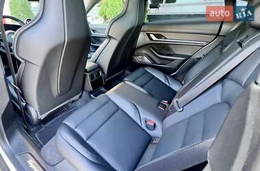 Седан Porsche Taycan 2020 в 