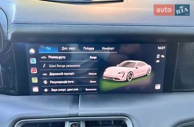 Седан Porsche Taycan 2020 в 