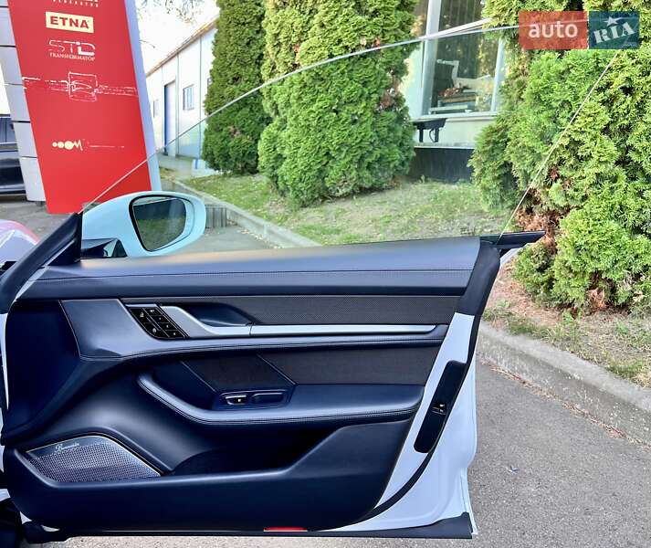Седан Porsche Taycan 2020 в Киеве фото 58 Седан Porsche Taycan 2020 в Киеве