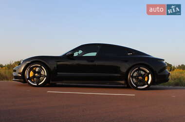 Седан Porsche Taycan 2021 в 