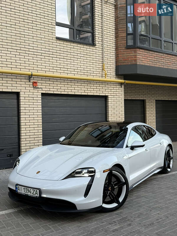 Porsche Taycan 2021