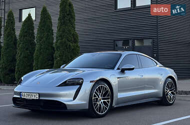 Седан Porsche Taycan 2021 в Києві