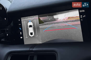Седан Porsche Taycan 2021 в Киеве