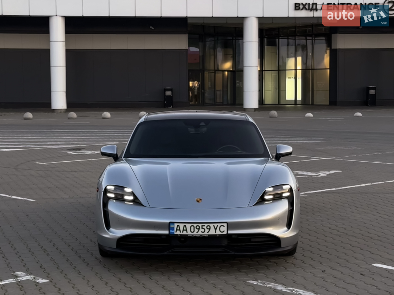 2020 Porsche Taycan - мініатюра 29