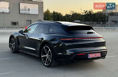 Седан Porsche Taycan 2022 в 