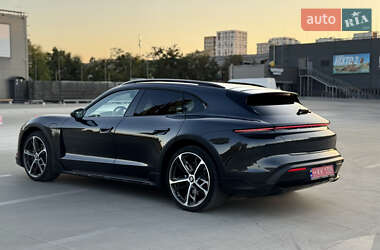 Седан Porsche Taycan 2022 в 