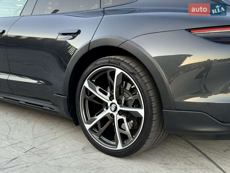 Седан Porsche Taycan 2022 в Киеве