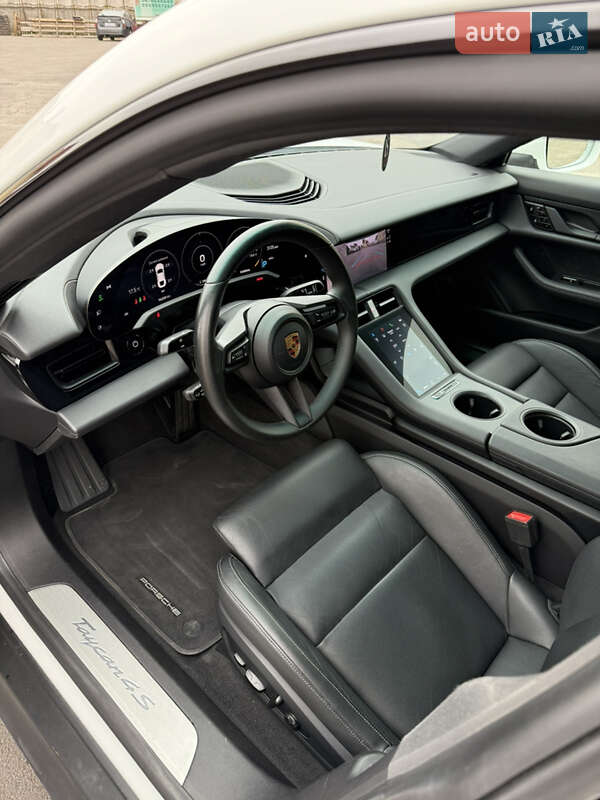 Седан Porsche Taycan 2020 в Луцке фото 21 Седан Porsche Taycan 2020 в Луцке