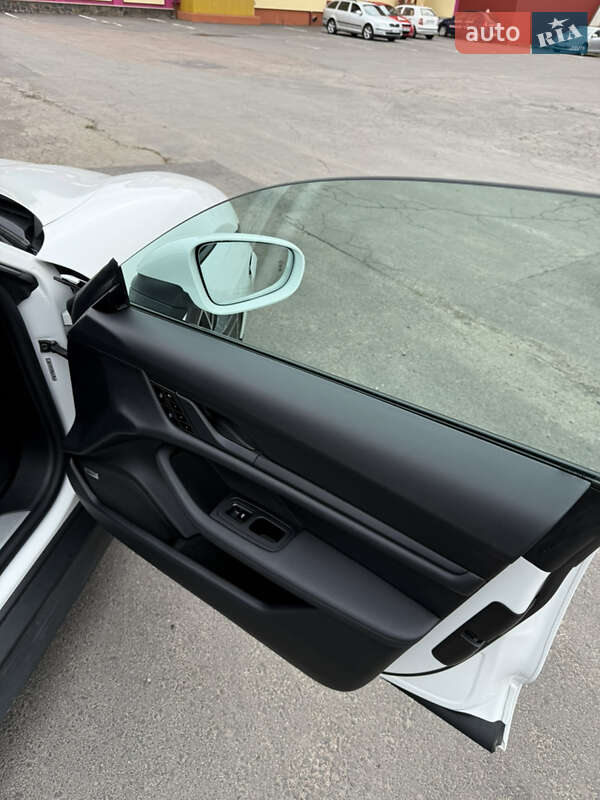 Седан Porsche Taycan 2020 в Луцке фото 26 Седан Porsche Taycan 2020 в Луцке