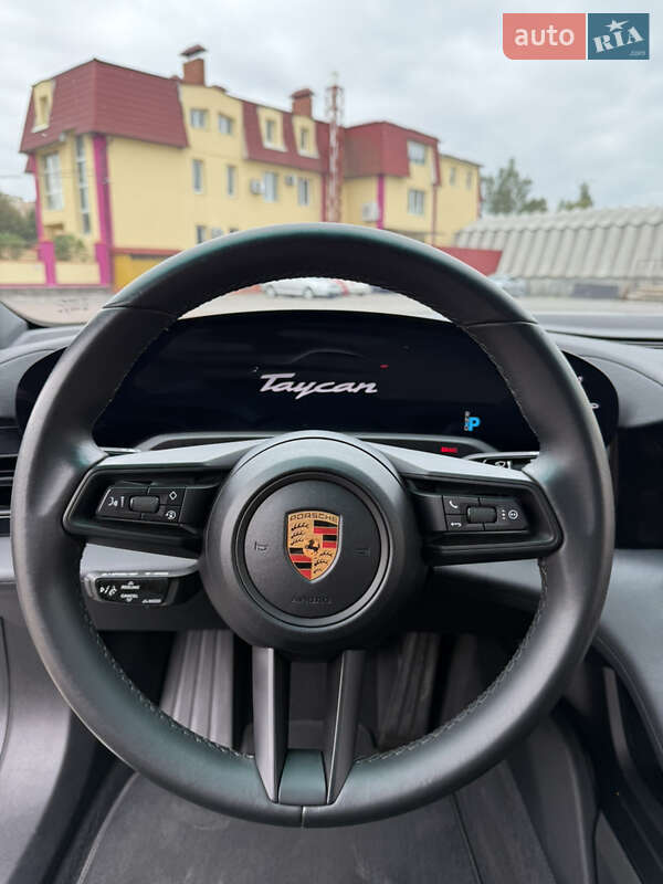 Седан Porsche Taycan 2020 в Луцке