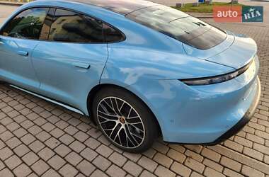 Седан Porsche Taycan 2020 в 