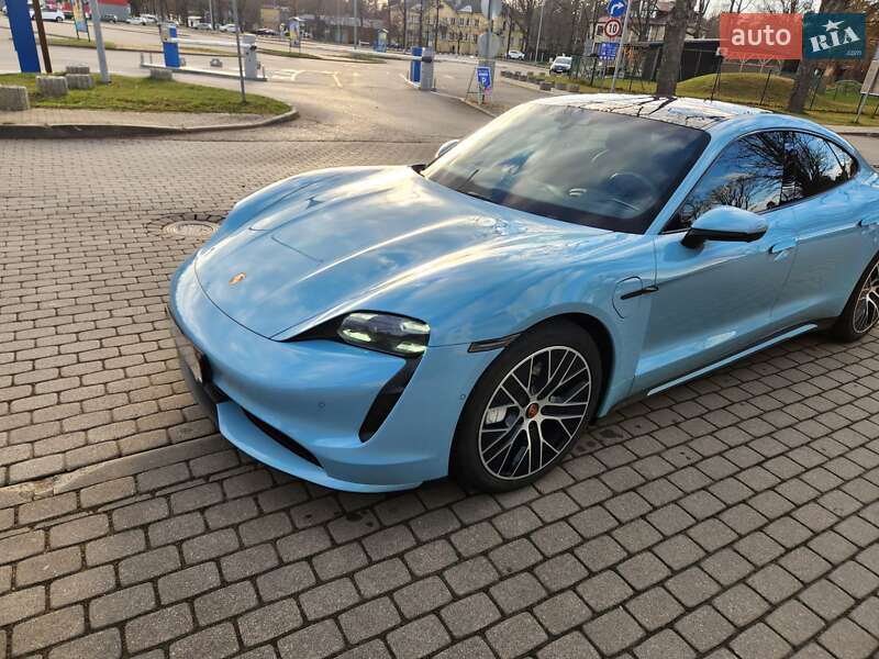 Седан Porsche Taycan 2020 в Киеве
