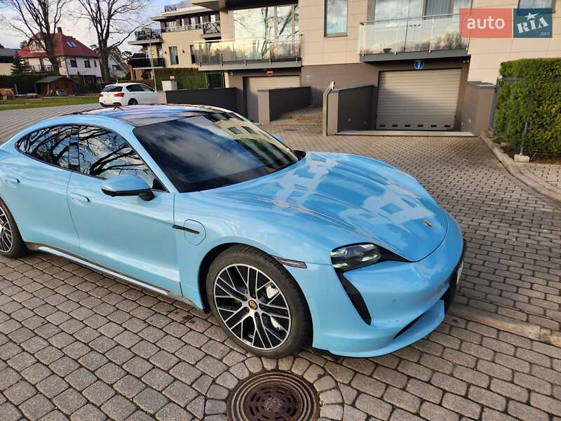 Седан Porsche Taycan 2020 в Киеве