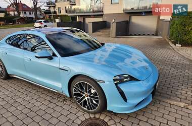Седан Porsche Taycan 2020 в 
