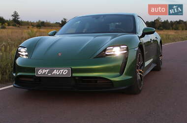 Седан Porsche Taycan 2020 в 