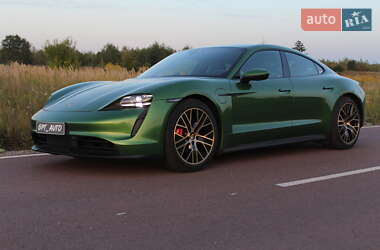 Седан Porsche Taycan 2020 в 
