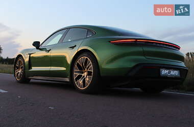 Седан Porsche Taycan 2020 в 