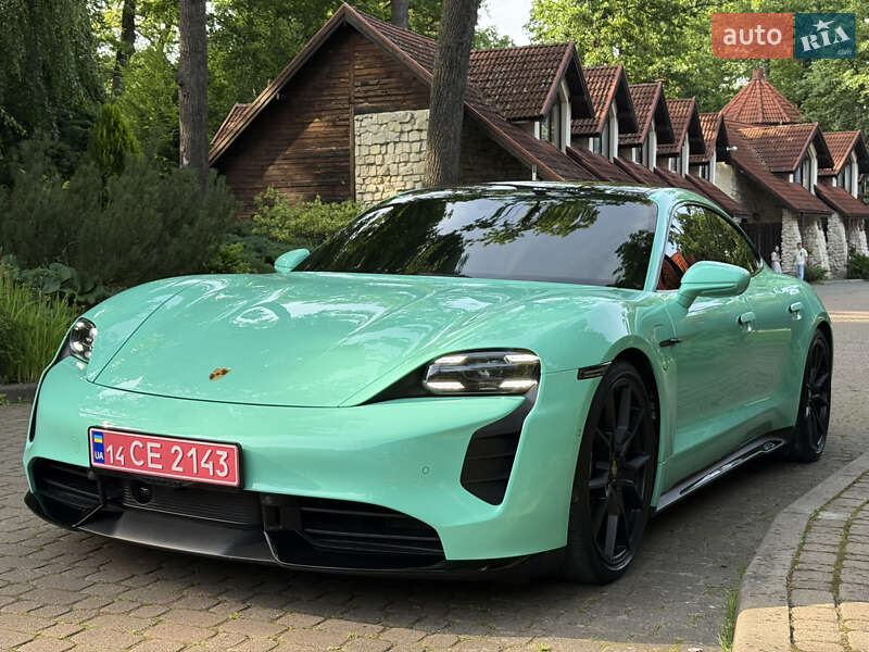 Седан Porsche Taycan 2023 в Львове