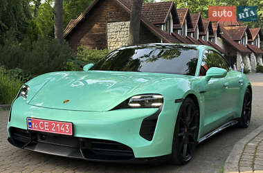 Седан Porsche Taycan 2023 в 